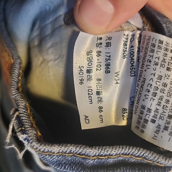 Levi's 502  Shorts Waist 34 Inches - Picture 4 of 4